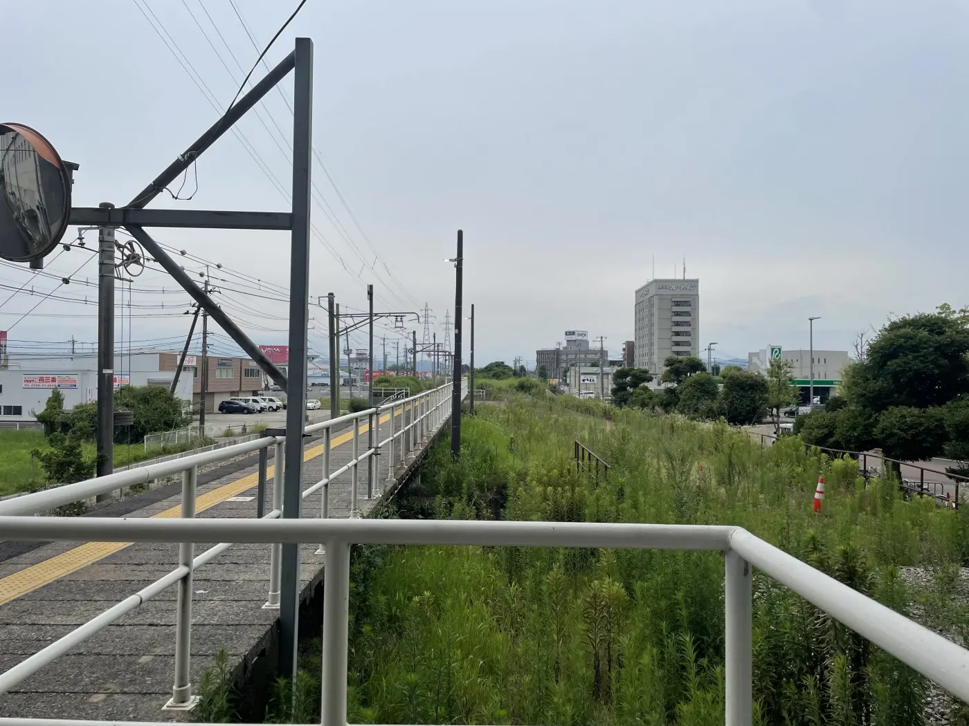 燕三条駅から見える弥彦線の線路